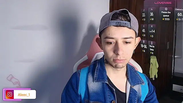 Snapshot of Aleecandrews chatting on October 11, 2025, 7:34 pm Aleecandrews online show from October 11, 2025, 7:34 pm