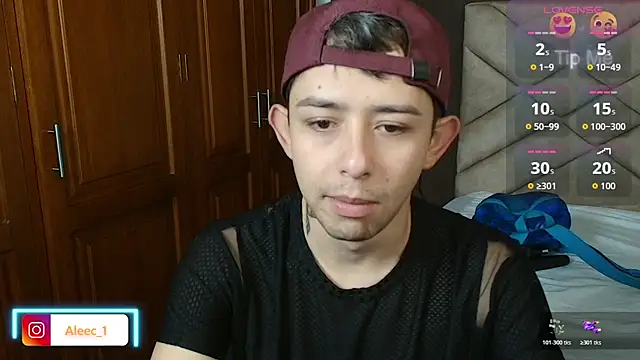 Snapshot of Aleecandrews chatting on October 25, 2025, 7:41 pm Aleecandrews online show from October 25, 2025, 7:41 pm