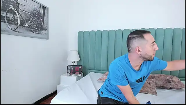 Snapshot of Lushian_ chatting on October 4, 2025, 2:26 pm Lushian online show from October 4, 2025, 2:26 pm