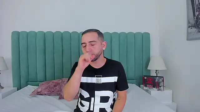 Snapshot of Lushian_ chatting on November 7, 2025, 2:50 pm Lushian online show from November 7, 2025, 2:50 pm