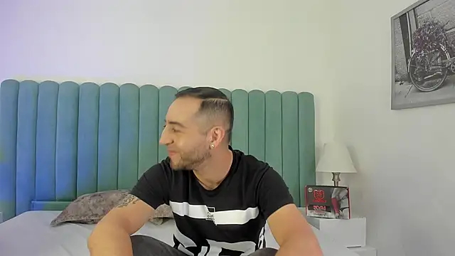 Snapshot of Lushian_ chatting on November 20, 2025, 3:01 pm Lushian online show from November 20, 2025, 3:01 pm