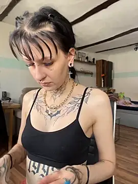 Snapshot of Seductively4_20 chatting on June 6, 2026, 9:14 am Seductively4 20 online show from June 6, 2026, 9:14 am