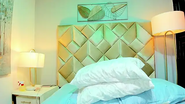 Snapshot of DanniaKross chatting on September 27, 2025, 9:25 am DanniaKross online show from September 27, 2025, 9:25 am