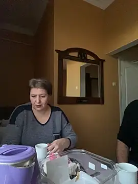 Snapshot of ReginaAndGordon chatting on December 19, 2025, 1:40 pm ReginaAndGordon online show from December 19, 2025, 1:40 pm