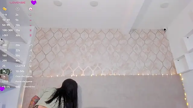 KamilaBetancourt online show from January 14, 2026, 12:00 pm