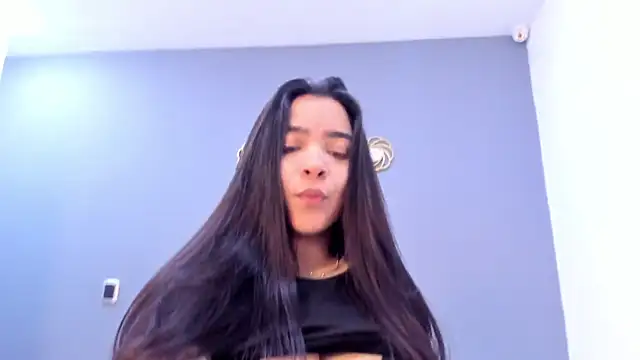 KamilaBetancourt online show from June 8, 2026, 1:33 pm