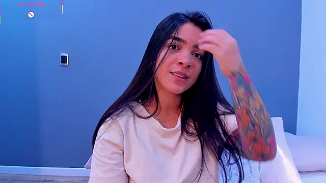 KamilaBetancourt online show from June 12, 2026, 1:54 pm