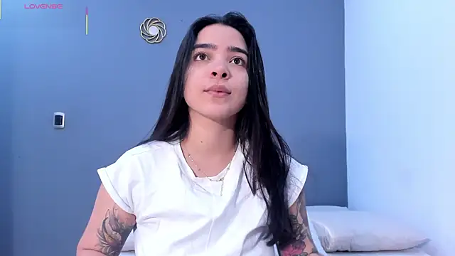 KamilaBetancourt online show from June 14, 2026, 12:40 pm