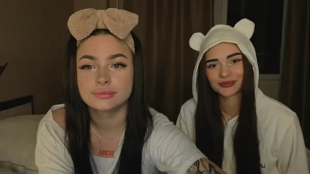 Snapshot of honey_____bunny chatting on September 21, 2025, 3:35 pm honey bunny online show from September 21, 2025, 3:35 pm