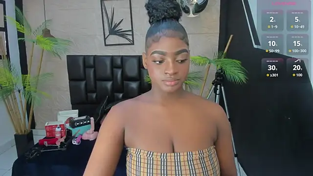 Snapshot of alana_bonny chatting on September 9, 2025, 12:37 pm alana bonny online show from September 9, 2025, 12:37 pm