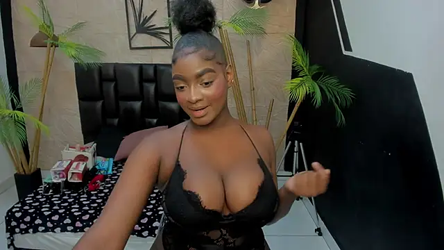 Snapshot of alana_bonny chatting on November 7, 2025, 12:05 pm alana bonny online show from November 7, 2025, 12:05 pm