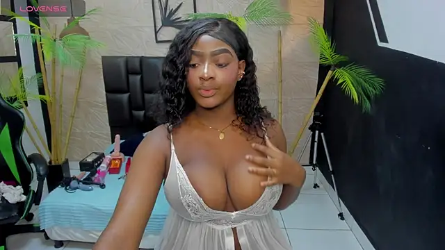 Snapshot of alana_bonny chatting on April 15, 2026, 12:45 pm alana bonny online show from April 15, 2026, 12:45 pm