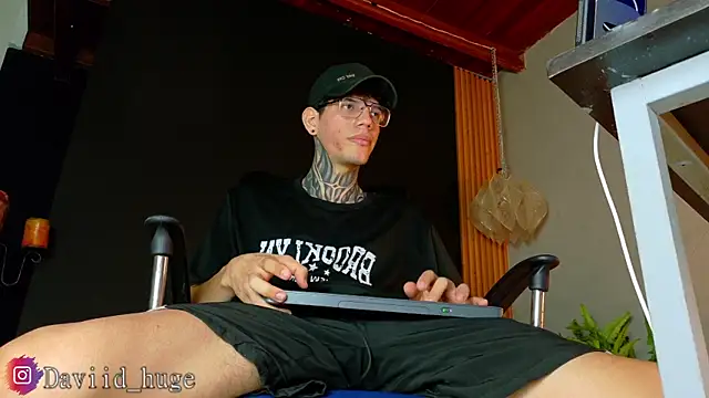 david huge online show from July 12, 2026, 3:19 am