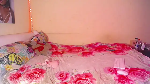 Snapshot of pink_7777 chatting on November 6, 2025, 7:04 pm pink 7777 online show from November 6, 2025, 7:04 pm