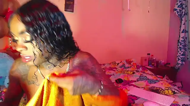 Snapshot of pink_7777 chatting on November 21, 2025, 11:47 pm pink 7777 online show from November 21, 2025, 11:47 pm