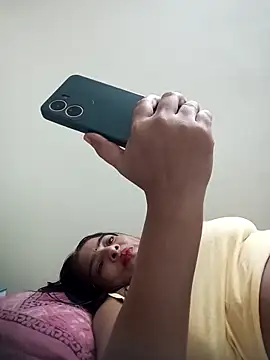 Snapshot of srimasrima chatting on October 18, 2025, 4:08 pm srimasrima online show from October 18, 2025, 4:08 pm