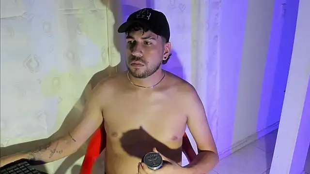 Snapshot of alehot223 chatting on December 16, 2025, 1:10 am alehot223 online show from December 16, 2025, 1:10 am