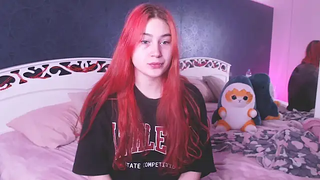 Snapshot of Lili_Luuu chatting on January 14, 2026, 12:55 pm Lili Luuu online show from January 14, 2026, 12:55 pm