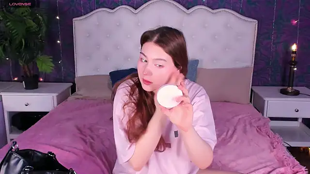 Lili Luuu online show from April 2, 2026, 11:57 pm