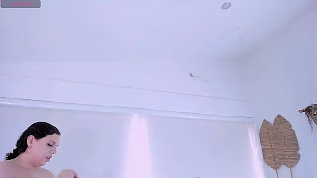 catleya noire online show from December 5, 2025, 8:05 pm