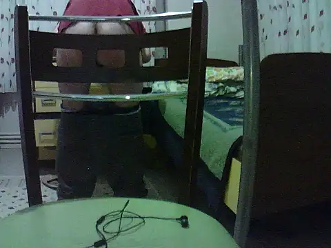 Snapshot of photo3995 chatting on May 9, 2026, 7:19 pm photo3995 online show from May 9, 2026, 7:19 pm