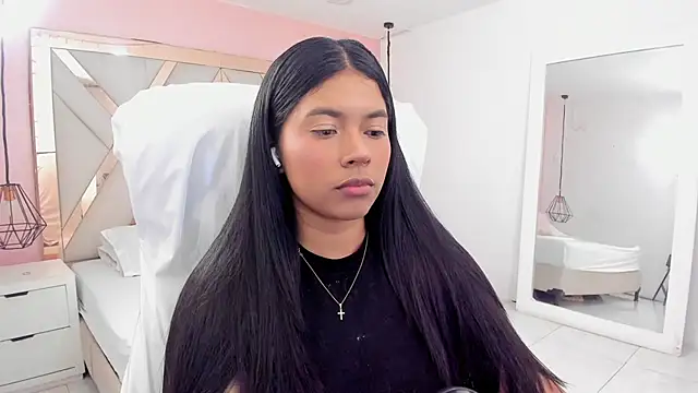 Snapshot of samantaa_shy chatting on November 15, 2025, 2:42 am samantaa shy online show from November 15, 2025, 2:42 am