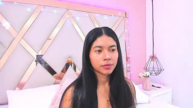 Snapshot of samantaa_shy chatting on June 15, 2026, 10:56 pm samantaa shy online show from June 15, 2026, 10:56 pm