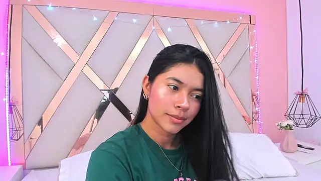 Snapshot of samantaa_shy chatting on June 25, 2026, 5:12 am samantaa shy online show from June 25, 2026, 5:12 am