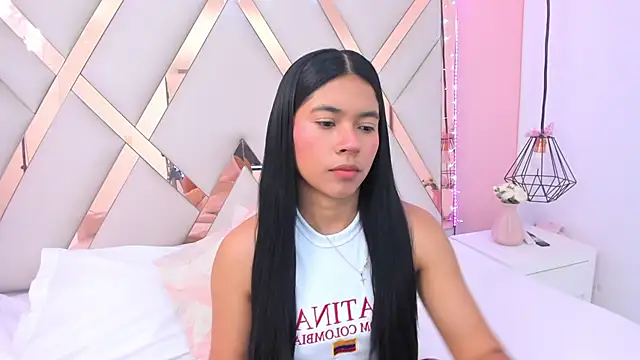 Snapshot of samantaa_shy chatting on July 19, 2026, 3:43 am samantaa shy online show from July 19, 2026, 3:43 am