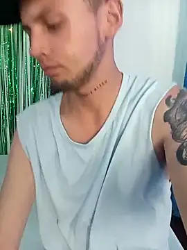 Snapshot of neaa_latin_boy chatting on December 17, 2025, 8:48 pm neaa latin boy online show from December 17, 2025, 8:48 pm