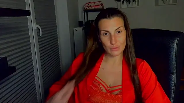 DonnaAmore online show from September 13, 2025, 8:41 pm