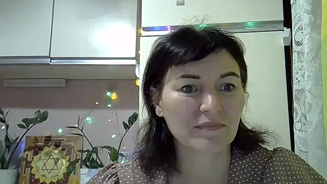 Krystal 82 online show from September 19, 2025, 4:29 pm