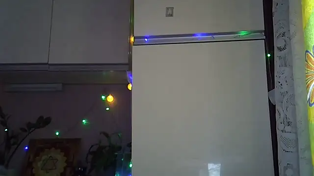 Krystal 82 online show from October 30, 2025, 6:15 am