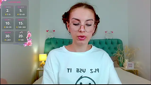 Real cutie1 online show from September 9, 2025, 9:03 pm