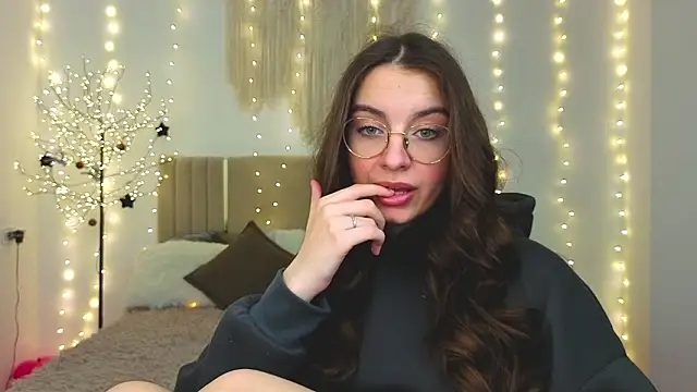 Real cutie1 online show from February 4, 2026, 2:01 pm