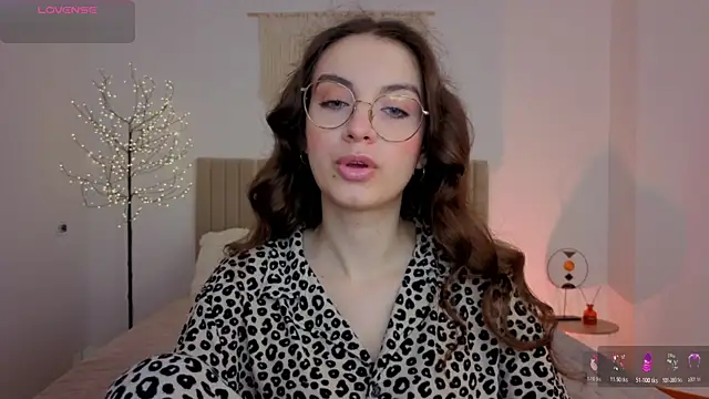 Snapshot of Real_cutie1 chatting on May 22, 2026, 1:17 pm Real cutie1 online show from May 22, 2026, 1:17 pm
