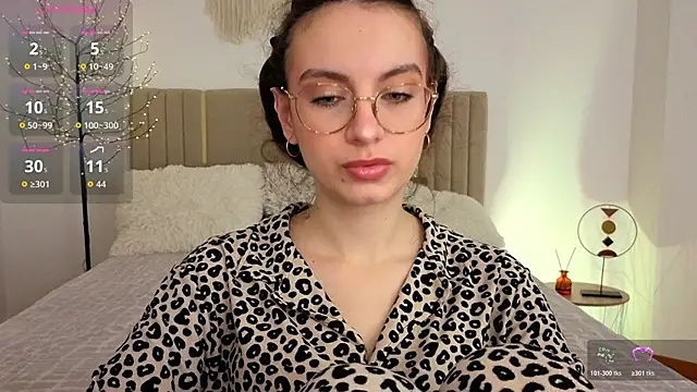 Snapshot of Real_cutie1 chatting on June 10, 2026, 12:59 pm Real cutie1 online show from June 10, 2026, 12:59 pm