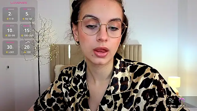 Snapshot of Real_cutie1 chatting on July 3, 2026, 12:55 pm Real cutie1 online show from July 3, 2026, 12:55 pm