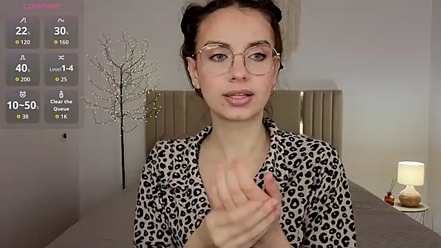 Snapshot of Real_cutie1 chatting on July 9, 2026, 1:04 pm Real cutie1 online show from July 9, 2026, 1:04 pm