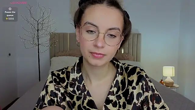 Snapshot of Real_cutie1 chatting on July 16, 2026, 12:55 pm Real cutie1 online show from July 16, 2026, 12:55 pm
