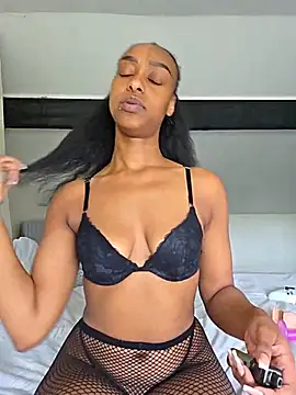 Snapshot of Hazel_Dollxx chatting on June 5, 2026, 9:15 am Hazel Dollxx online show from June 5, 2026, 9:15 am