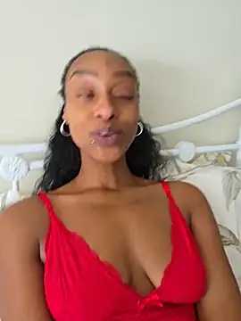 Snapshot of Hazel_Dollxx chatting on June 28, 2026, 9:15 am Hazel Dollxx online show from June 28, 2026, 9:15 am