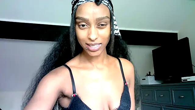 Snapshot of Hazel_Dollxx chatting on July 31, 2026, 12:48 pm Hazel Dollxx online show from July 31, 2026, 12:48 pm