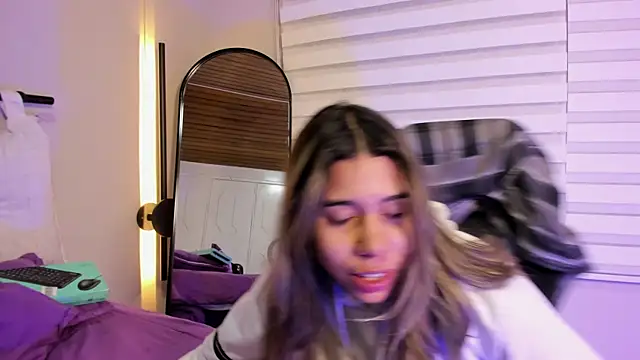 Snapshot of Rachell_criss chatting on October 3, 2025, 5:15 am Rachell criss online show from October 3, 2025, 5:15 am