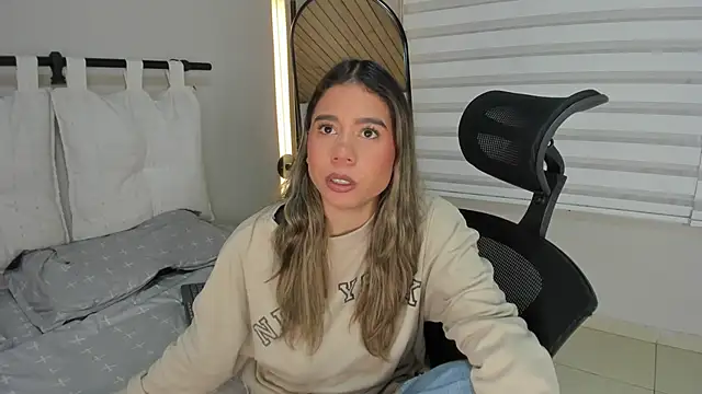 Snapshot of Rachell_criss chatting on November 28, 2025, 4:04 am Rachell criss online show from November 28, 2025, 4:04 am