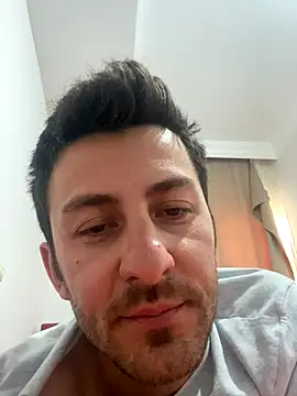 emredenizz07 online show from October 8, 2025, 8:01 am