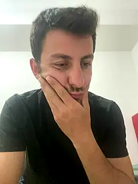 emredenizz07 online show from October 9, 2025, 11:25 pm