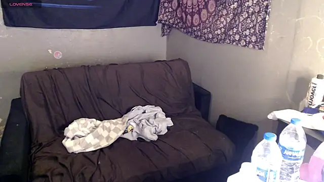 London Ray online show from March 15, 2026, 3:23 am