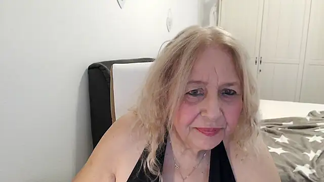 SusiLifeXXX online show from June 18, 2026, 5:28 pm