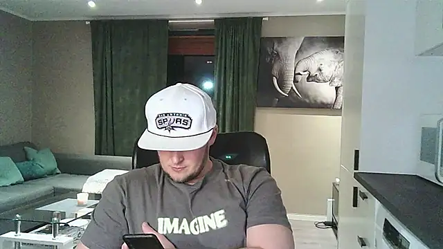 Dartanjanas13 online show from February 28, 2026, 6:20 pm